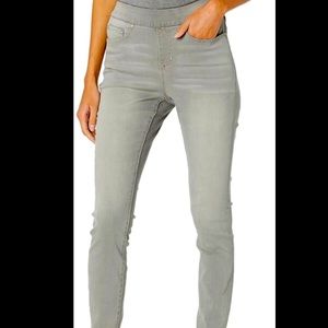 Jag gray distressed stretch ankle skinny jeans.  Size 4